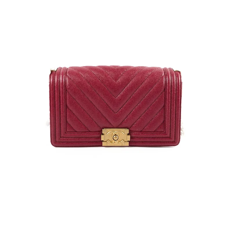 Chanel Old Medium Boy Red Chevron Caviar - Series 26